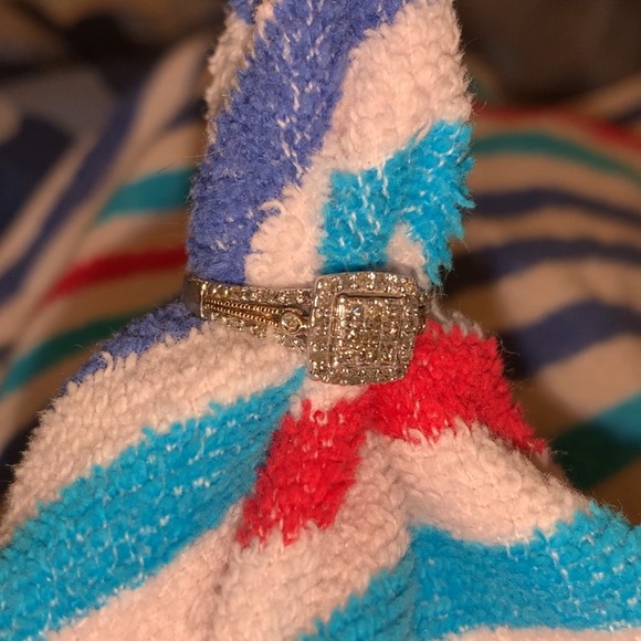 (OFFERS) ZALES DIAMOND RING STERLING SILVER GOLD - Picture 8 of 9